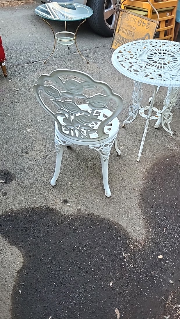 White Rose Floral Metal Patio Bistro Set With Round Table And 2 Chairs - 6