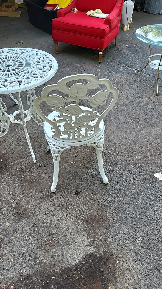 White Rose Floral Metal Patio Bistro Set With Round Table And 2 Chairs - 7