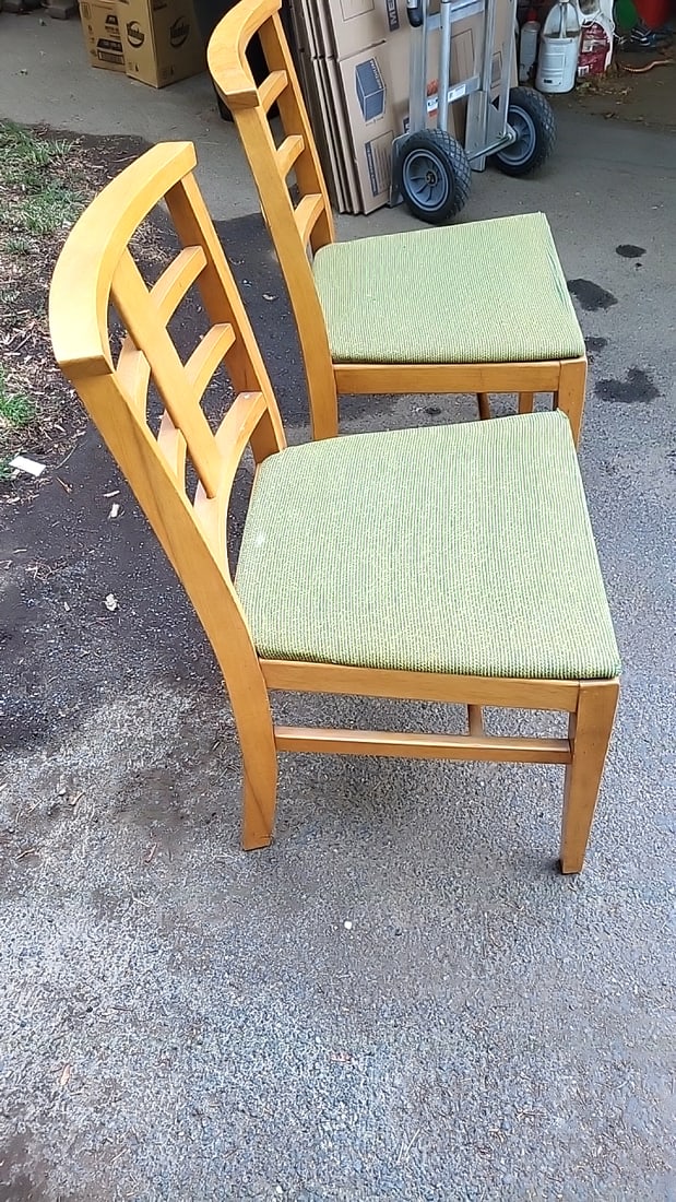 Set Of 4 Showers Brothers Wooden Dining Chairs With Green Upholstered Seats And Slat Backs - 5