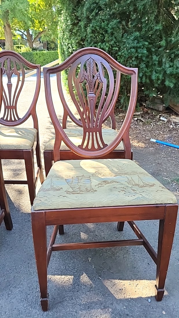 Set Of 4 Shield-back Wooden Dining Chairs With Asian Toile Upholstered Seats - 2