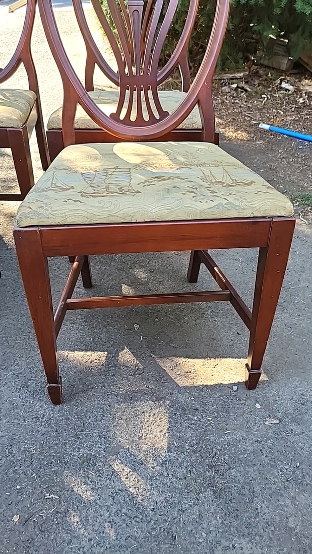 Set Of 4 Shield-back Wooden Dining Chairs With Asian Toile Upholstered Seats - 3