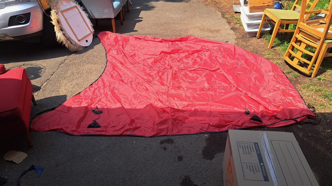 Like New Cascade Outdoor Gear 6-man Camping Tent With Poles, Stakes And Carry Bag - 7