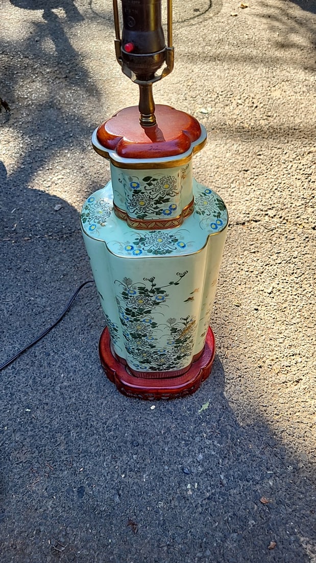 Asian Floral Porcelain Table Lamp With Cream Shade And Red Wood Base - 4