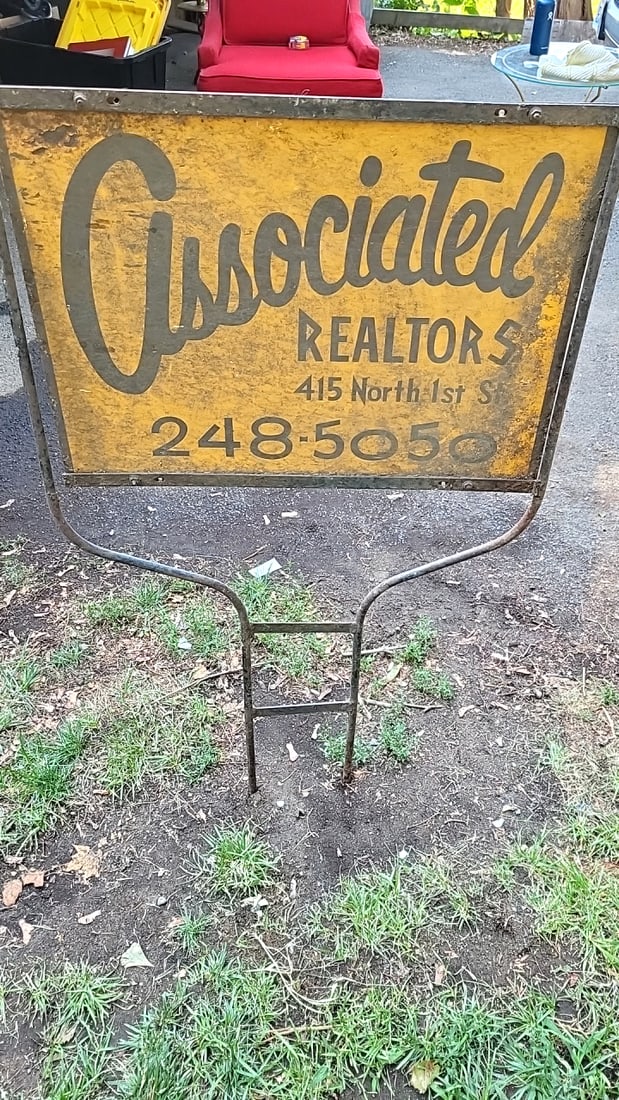 Vintage Realtors Sign. Associated Realtors Yellow Metal Yard Sign 415 North 1st St 248-5050 - 2