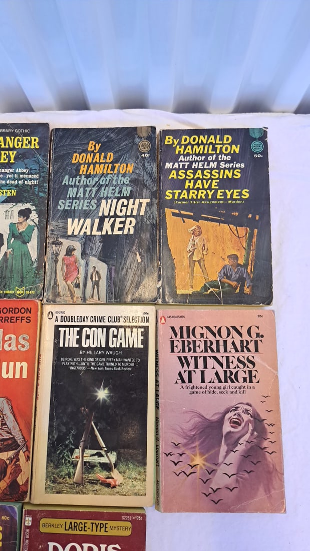 Lot Of 10 Vintage Paperback Mystery Gothic Western Books Austen Hamilton Macdonald Rinehart Disney - 3