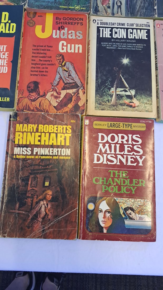 Lot Of 10 Vintage Paperback Mystery Gothic Western Books Austen Hamilton Macdonald Rinehart Disney - 4