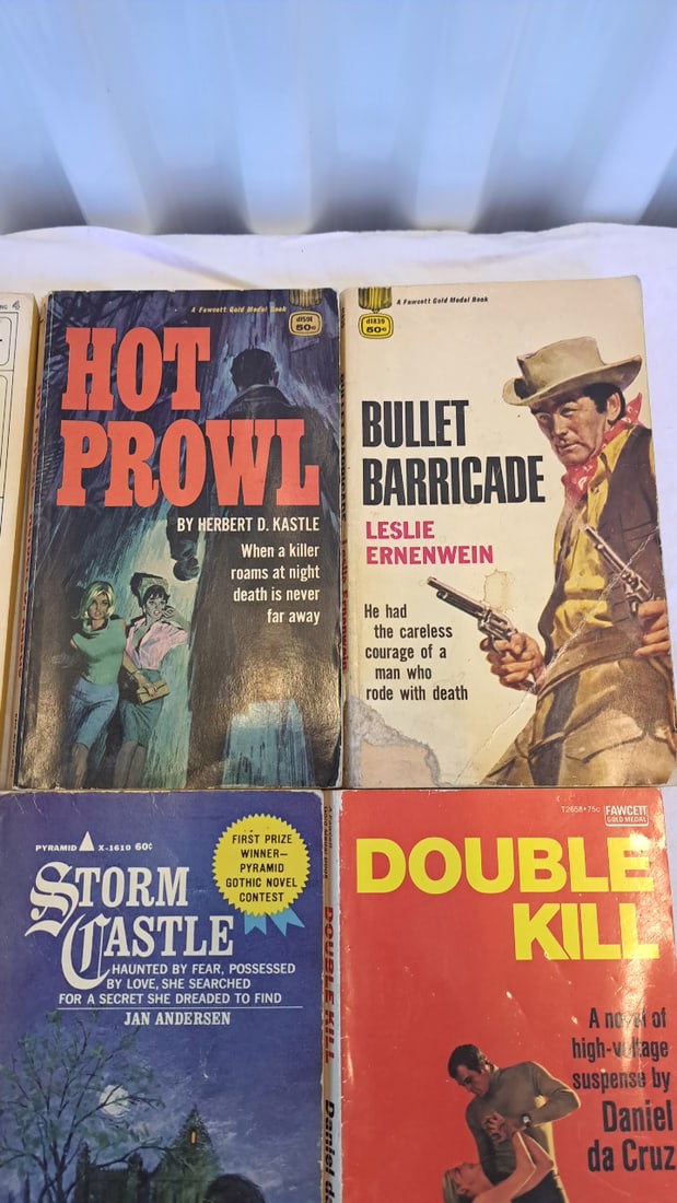Lot Of 10 Vintage Paperback Books Mystery Romance Western Gothic Fawcett Bantam Pyramid - 4