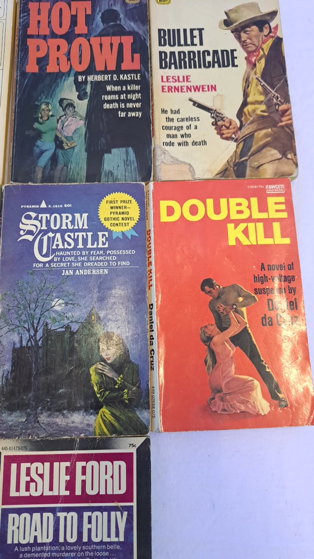 Lot Of 10 Vintage Paperback Books Mystery Romance Western Gothic Fawcett Bantam Pyramid - 5