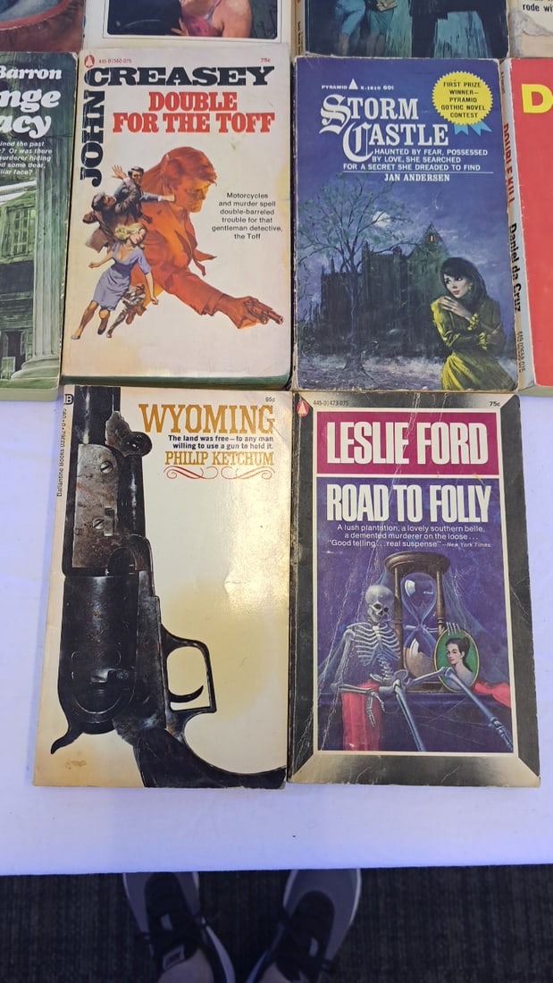 Lot Of 10 Vintage Paperback Books Mystery Romance Western Gothic Fawcett Bantam Pyramid - 6