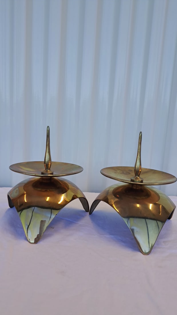 Pair Brass Taper Candle Holders With Round Drip Plates And Curved Tripod Bases - 3