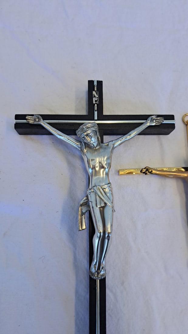 2 Wall Crucifixes, Black Wood Silver-tone Corpus Gold-tone Metal - 3