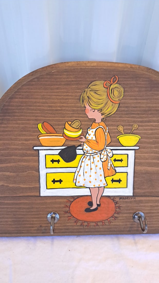 Signed Madelyn Hand-painted Wooden Wall Hook Rack Girl Kitchen Scene 5 Hooks - 3