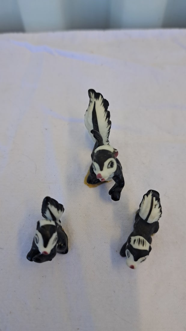 Set Of 3 Black And White Skunk Miniature Figurines With Red Noses - 2