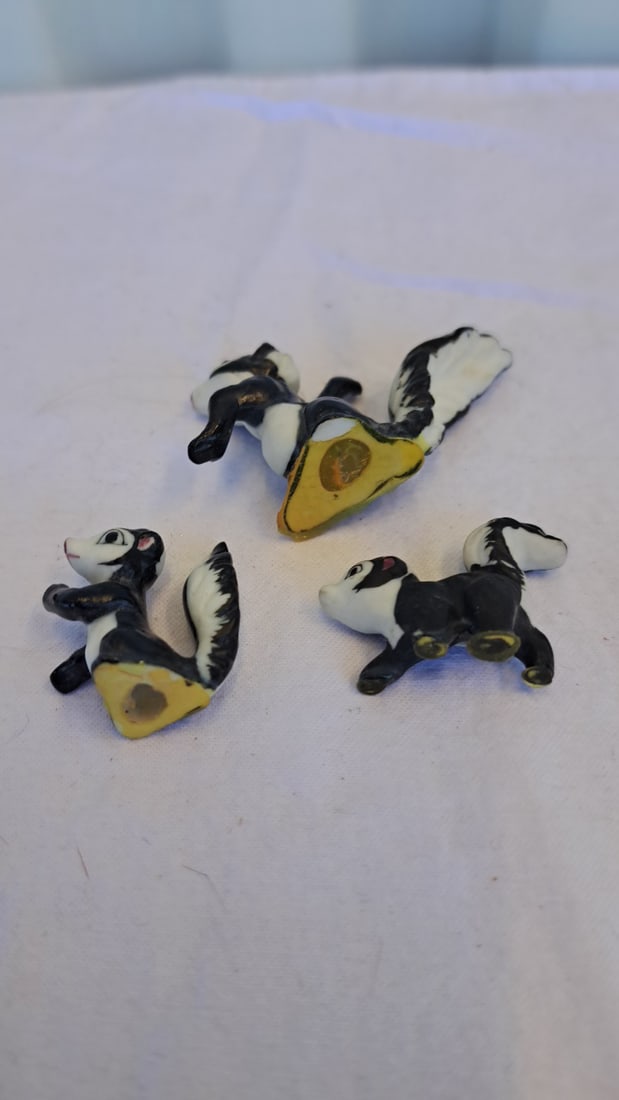 Set Of 3 Black And White Skunk Miniature Figurines With Red Noses - 5