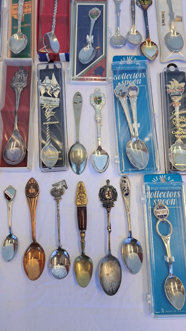 Lot Of Souvenir Collector Spoons: Alaska, Australia, Nasa, Sydney, Ireland, Montana - 8