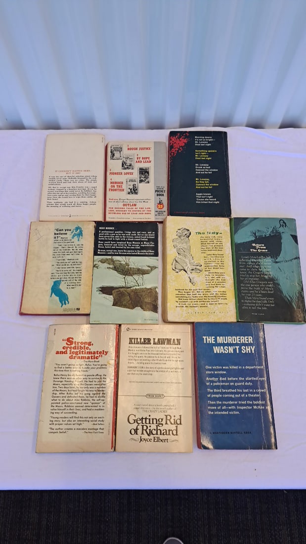 Lot Of 10 Paperback Books Western Mystery Gothic Max Brand Helen Reilly Ernest Haycox - 5