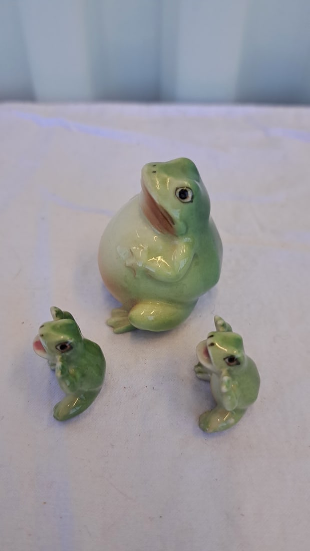 3-piece Green Glazed Ceramic Frog Figurine Set, Large Frog With Two Small Frogs - 5