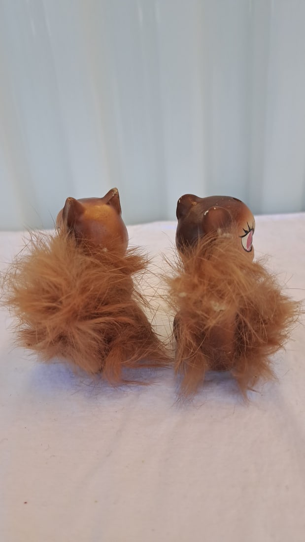 Pair Squirrel Salt & Pepper Shakers With Faux Fur Tails And Acorns - 5