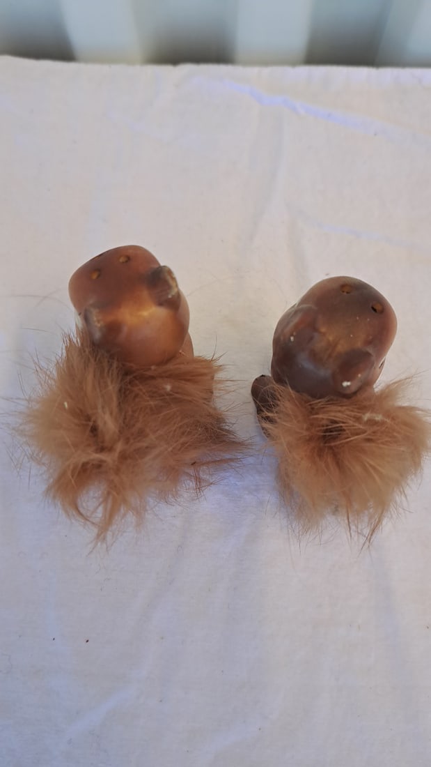 Pair Squirrel Salt & Pepper Shakers With Faux Fur Tails And Acorns - 6