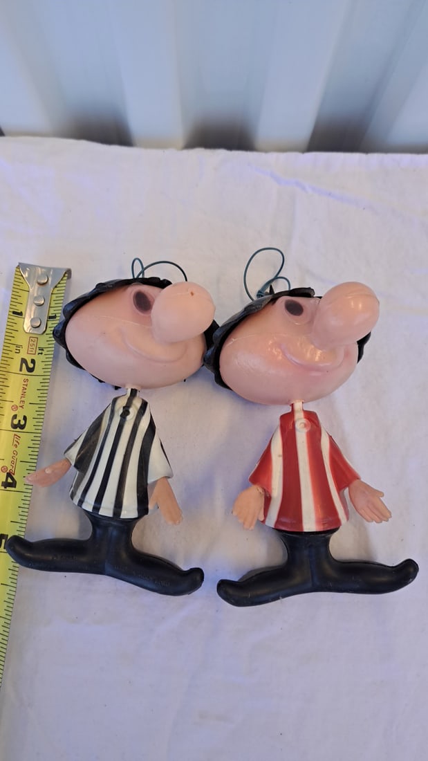 Pair Of Big Nose Football Fan Hanging Figures, Red And Black Striped Shirts - 7