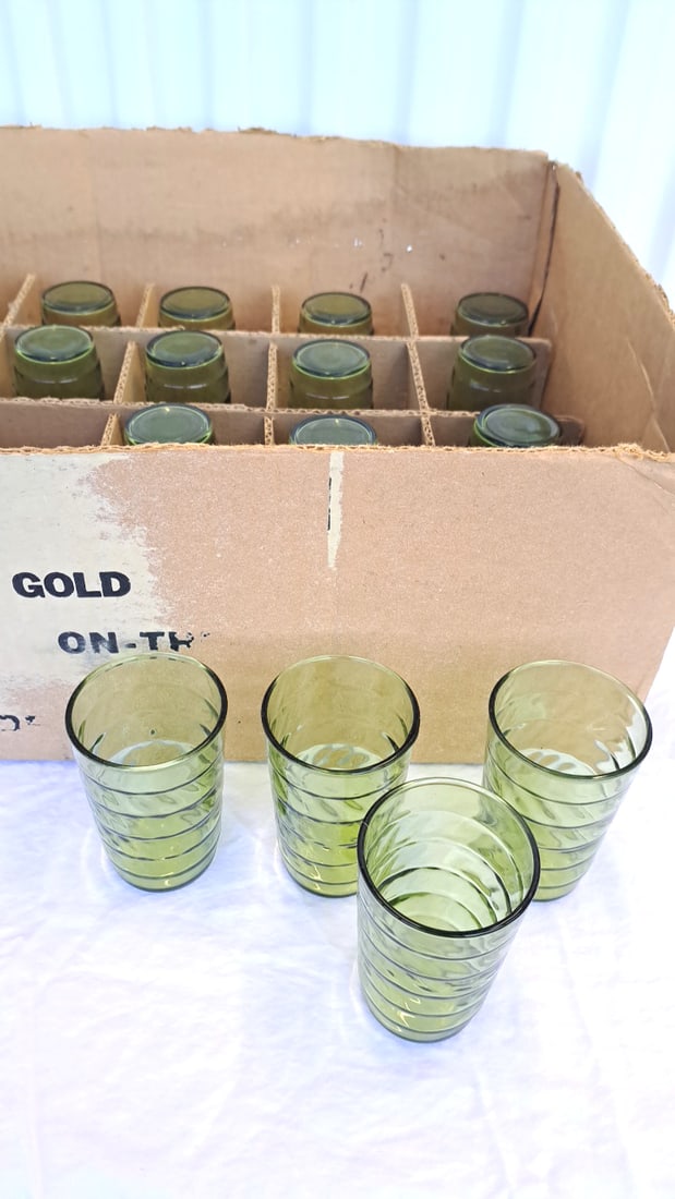 Anchor Hocking Jubilee Avocado Ribbed Stackable Glass Tumblers 29: These will be packed in a different box. 15 x 15 x 4in. 4lb Low Estimate: 15.00 High Estimate: 60.00