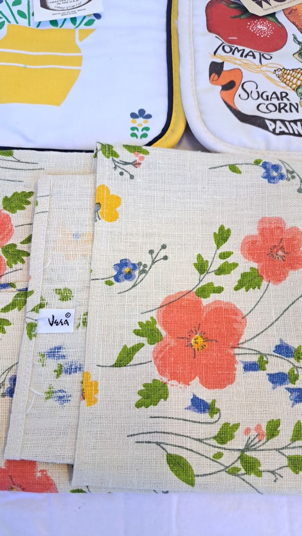 Kitchen Linens Lot Pot Holders Towels Cookie Jar Kitchen Works Vera Fraser Co 1987 Nos - 7