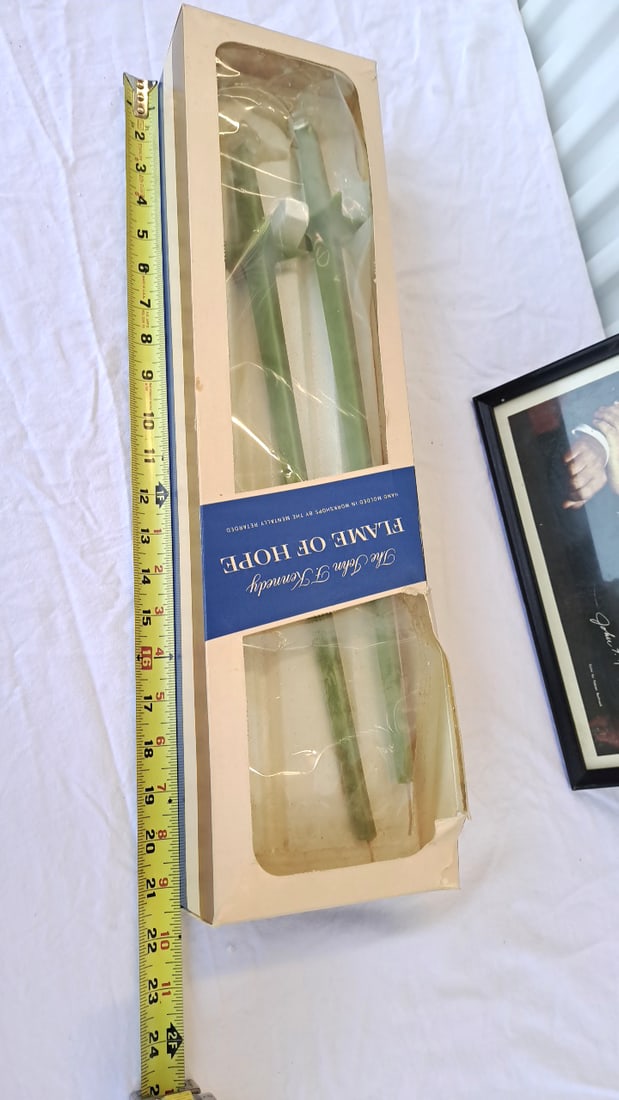 John F. Kennedy Flame Of Hope Candle In Box & Framed Jfk Portrait Fabian Bachrach - 9