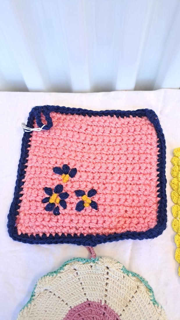 6 Crochet Pot Holders Assorted Floral Round Square Designs - 3