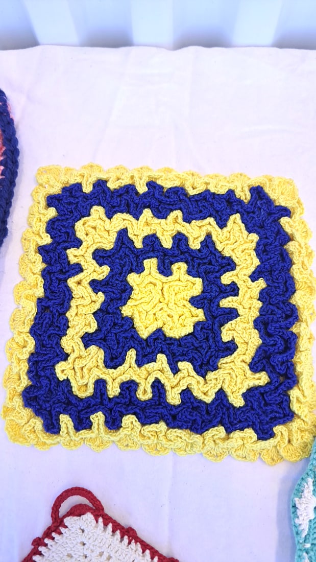 6 Crochet Pot Holders Assorted Floral Round Square Designs - 7