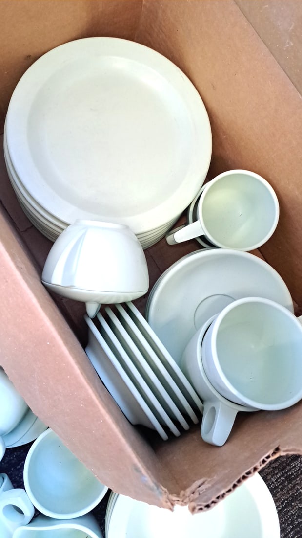 Boonton Pale Green Melamune Dinnerware Set 45 Pieces - 5