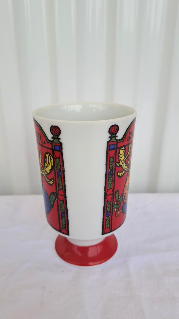 Smug Mugs December Reindeer Ceramic Pedestal Mug With Red Foot - 2