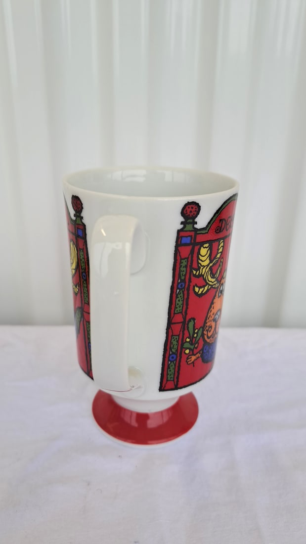 Smug Mugs December Reindeer Ceramic Pedestal Mug With Red Foot - 4