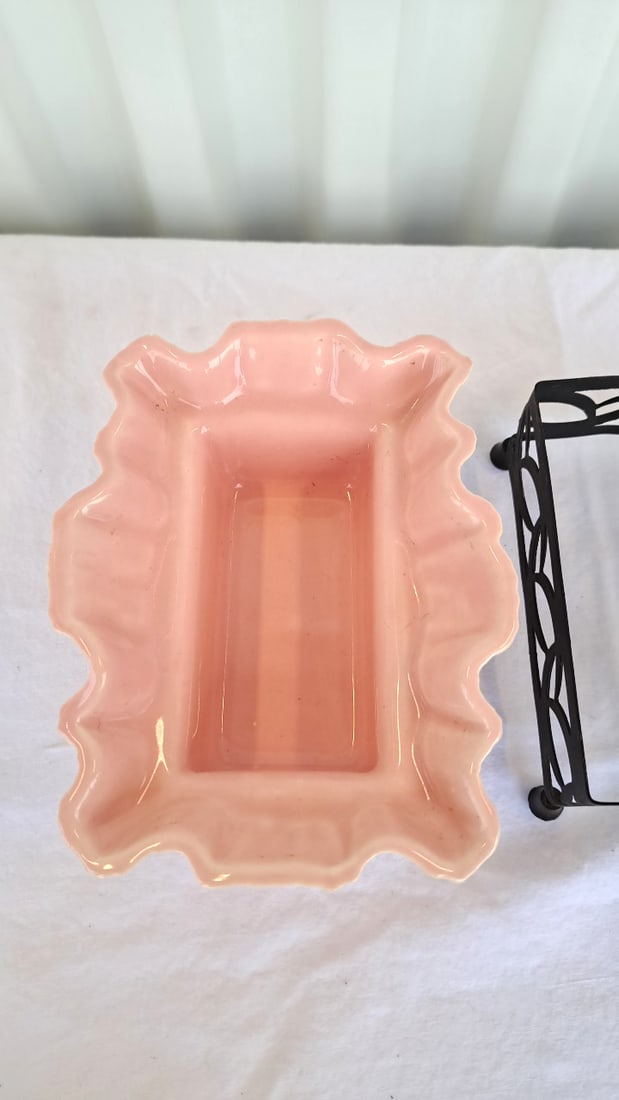 Miramar Usa Pink Ceramic Ruffled Rectangular Dish With Black Metal Stand - 6