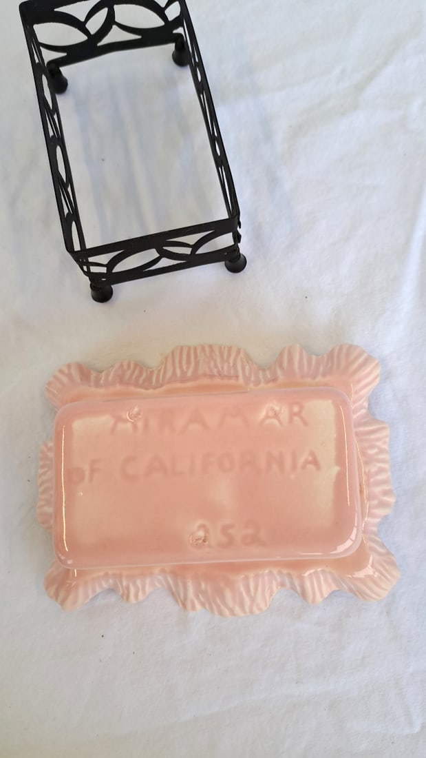 Miramar Usa Pink Ceramic Ruffled Rectangular Dish With Black Metal Stand - 7