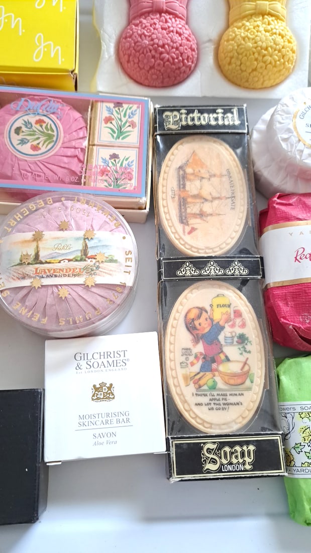 Vintage Soap Lot Jean Nat Savonnettes Avon Occur Ninon Cold Cream Gilchrist & Soames - 5
