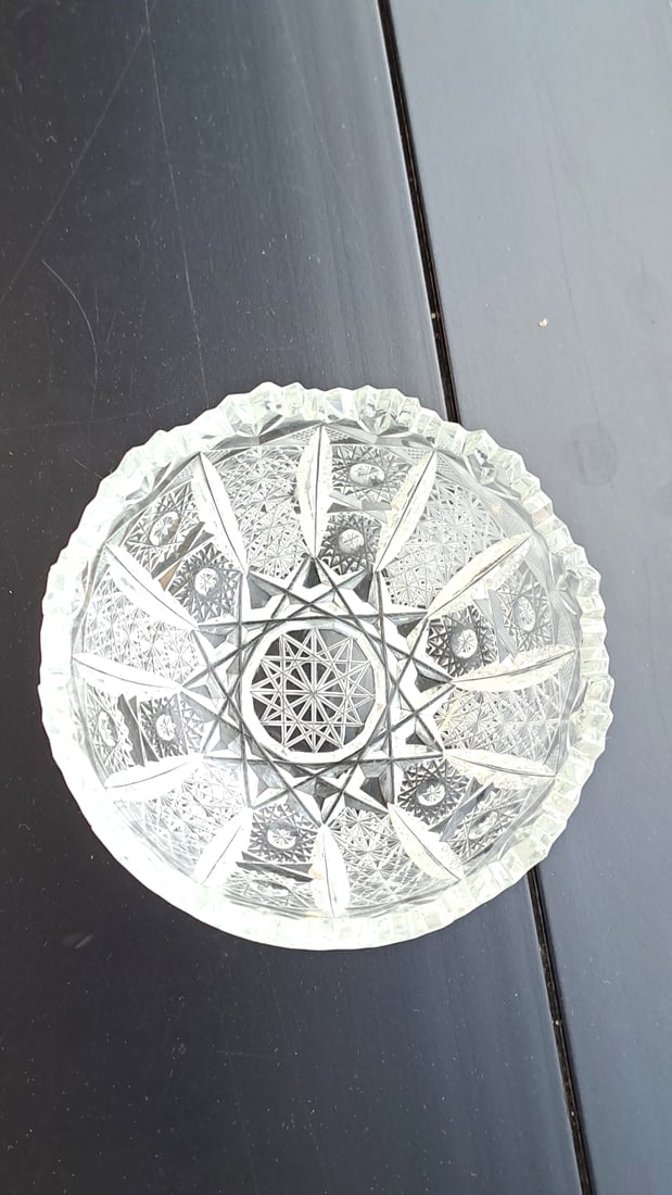 8 American Brilliant Cut Dessert Bowls, Sawtooth Rim Starburst Pattern - 3