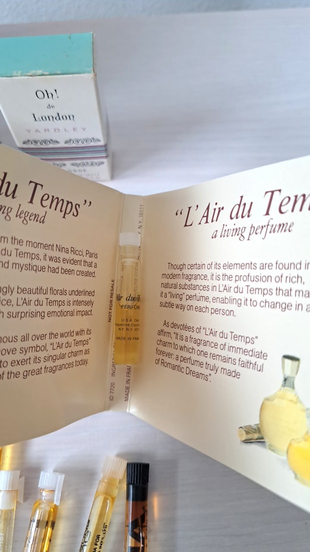 Fragrance & Cosmetics Lot: Coty Emeraude, English Leather, Oil Of Olay, Samples - 7