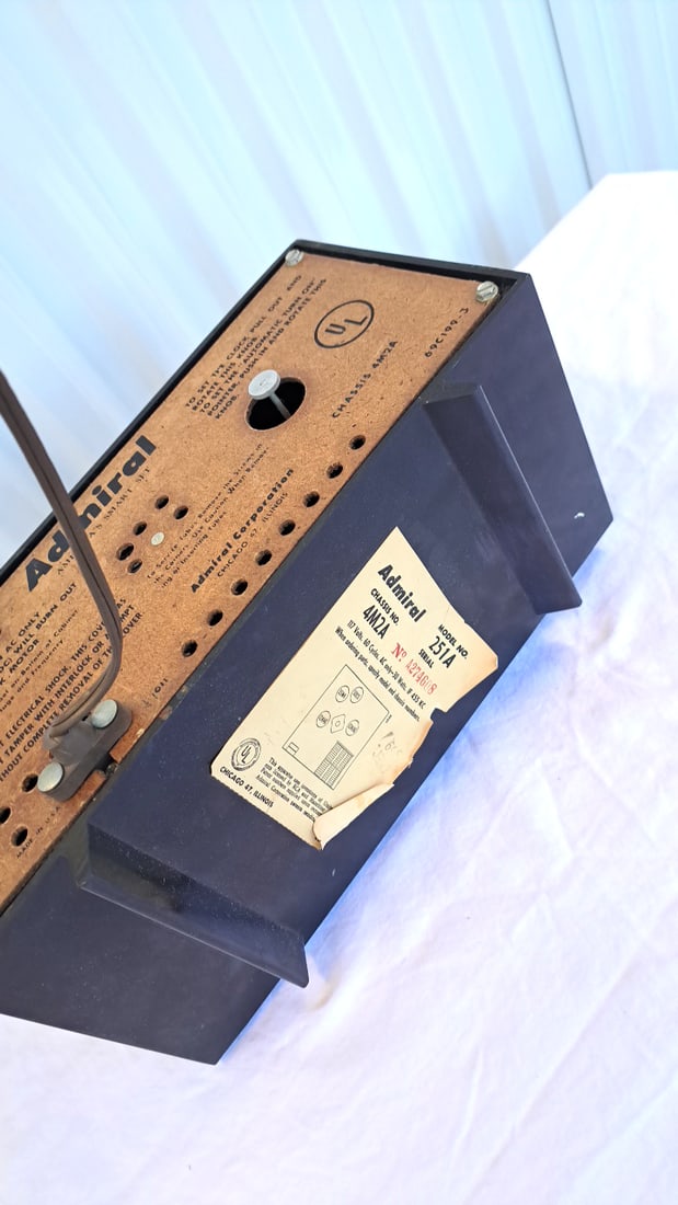 Admiral Telechron Clock Radio Black Bakelite Chassis 4m2a - 8