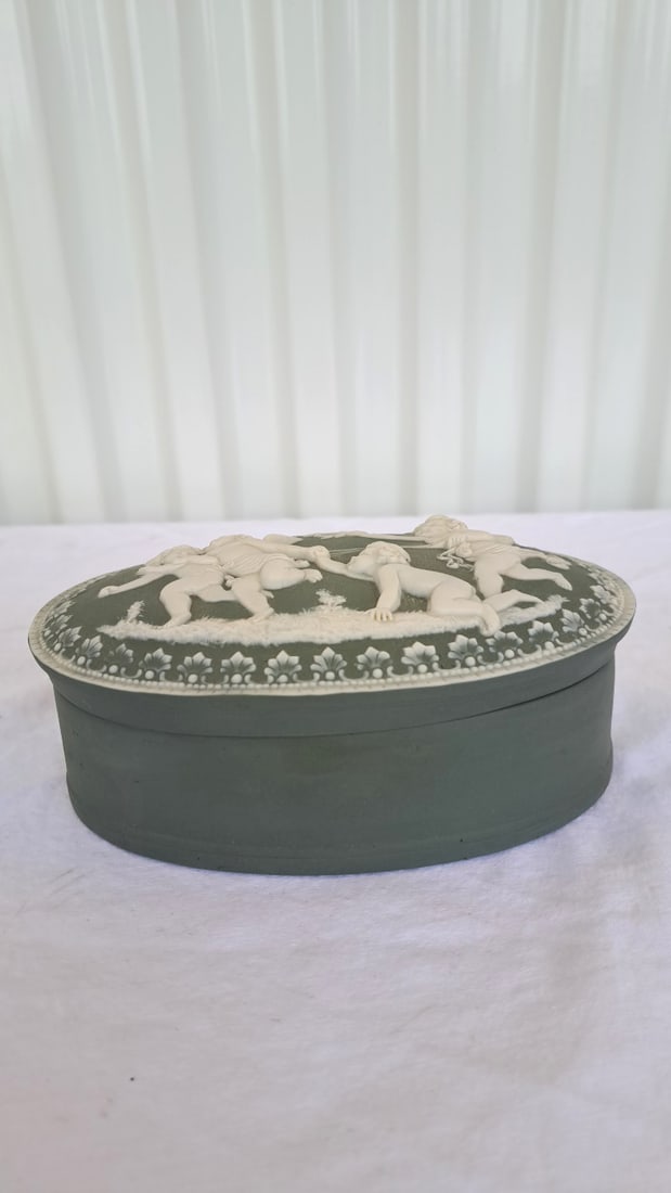 Green Jasper Ware Style Oval Lidded Trinket Box With White Cherub Relief - 2