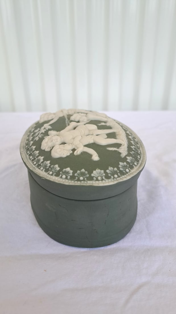 Green Jasper Ware Style Oval Lidded Trinket Box With White Cherub Relief - 3