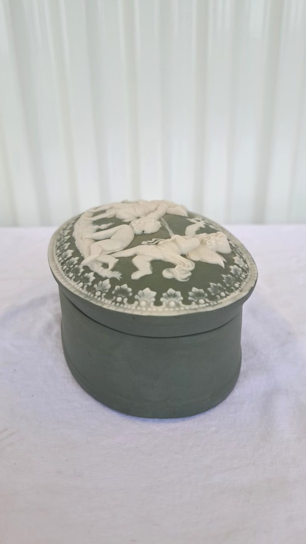 Green Jasper Ware Style Oval Lidded Trinket Box With White Cherub Relief - 5