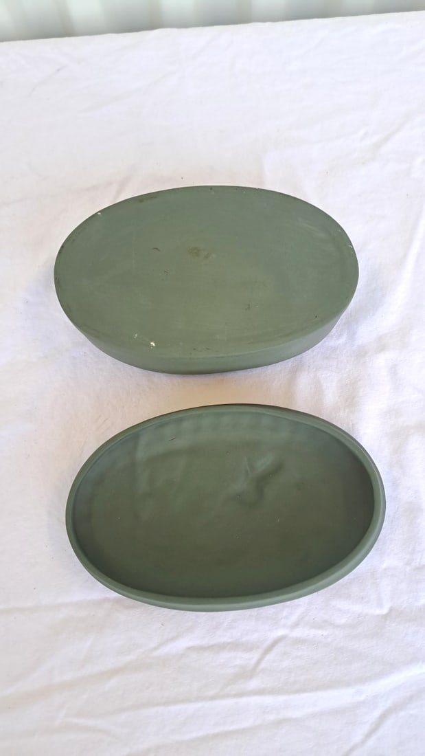 Green Jasper Ware Style Oval Lidded Trinket Box With White Cherub Relief - 8