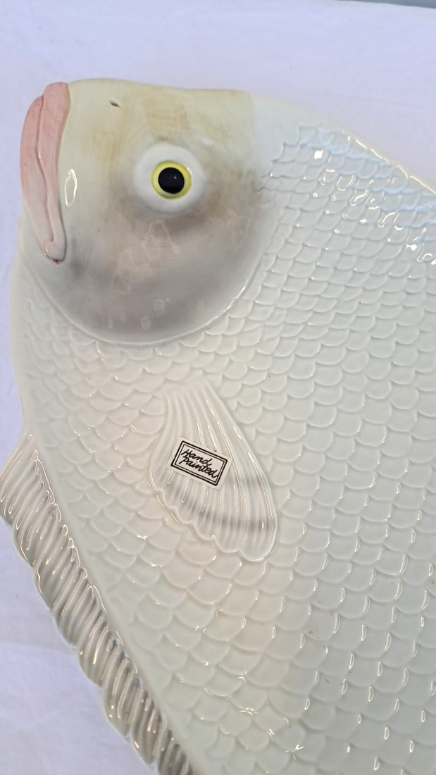 Fiyz And Floyd 1986 Hand Painted Glazed Ceramic Fish-shaped Serving Platter, Cream With Pink Lips - 3