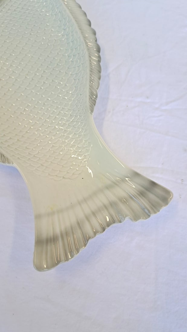 Fiyz And Floyd 1986 Hand Painted Glazed Ceramic Fish-shaped Serving Platter, Cream With Pink Lips - 5
