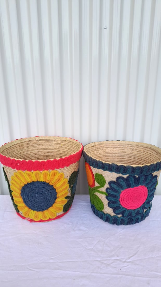 2 Woven Straw Baskets With Colorful Floral Yarn Applique - 4