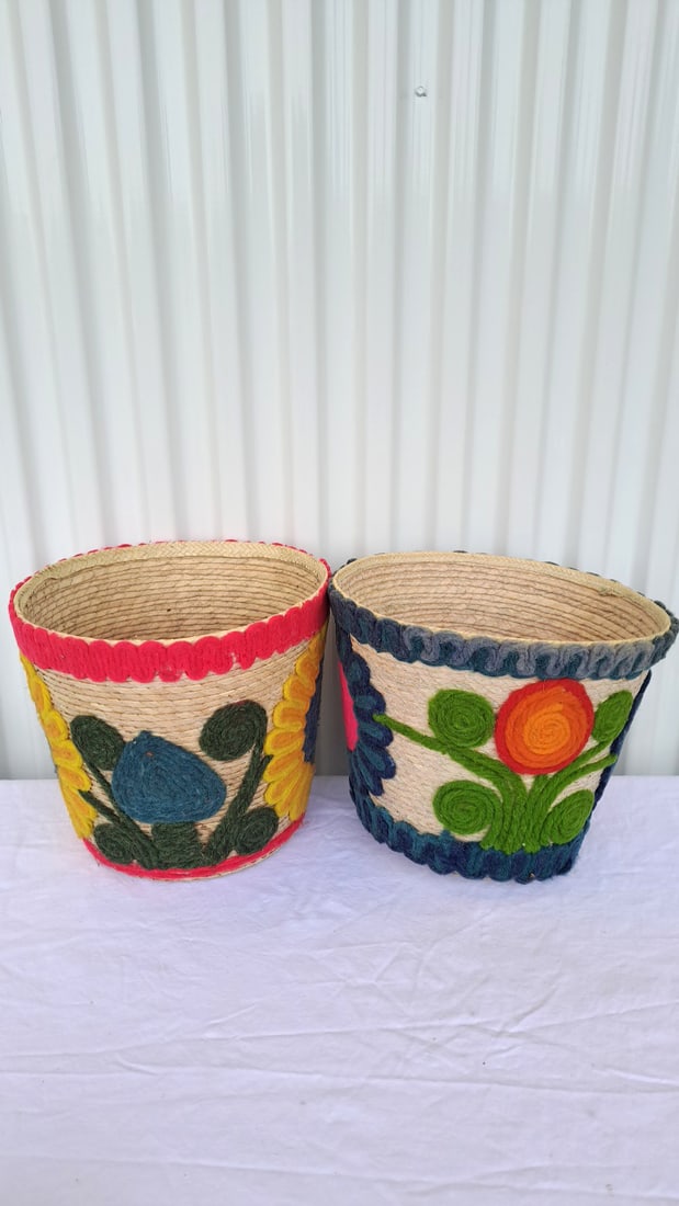 2 Woven Straw Baskets With Colorful Floral Yarn Applique - 5