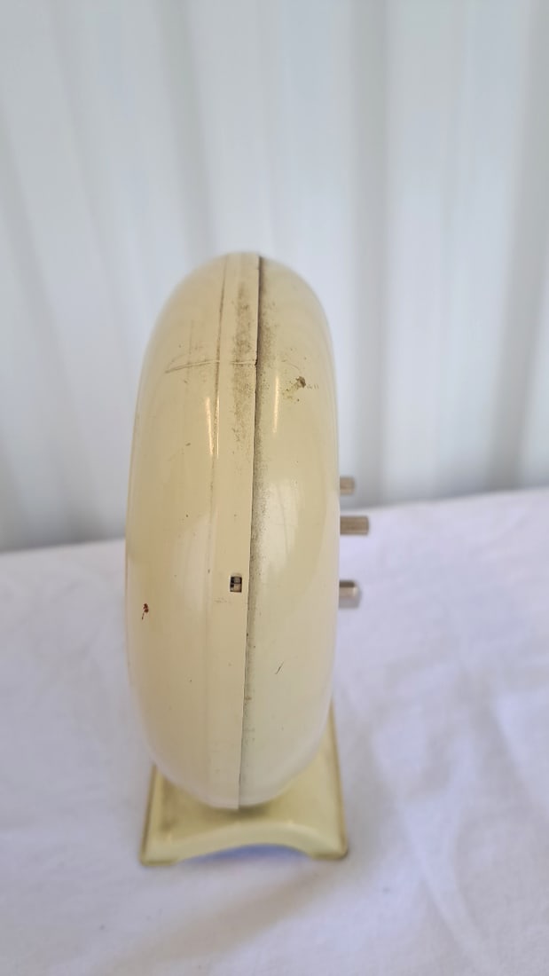 Yankee Radiolite Cream Metal Table Alarm Clock Made In Usa - 6