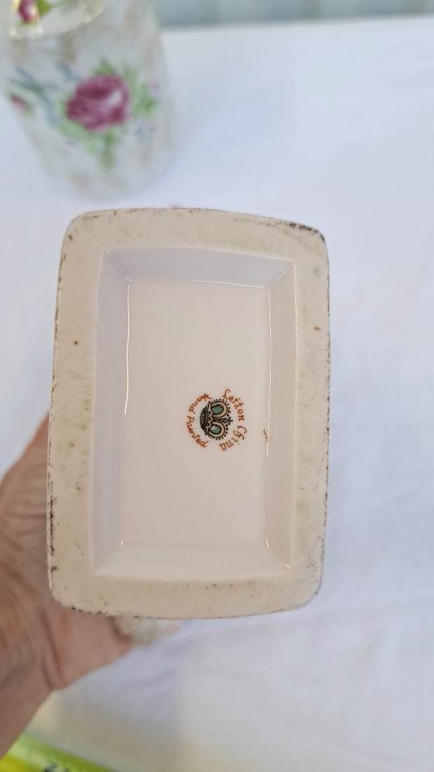 Lefton Porcelain Vase And Kelvin Bottle.With Lid - 9