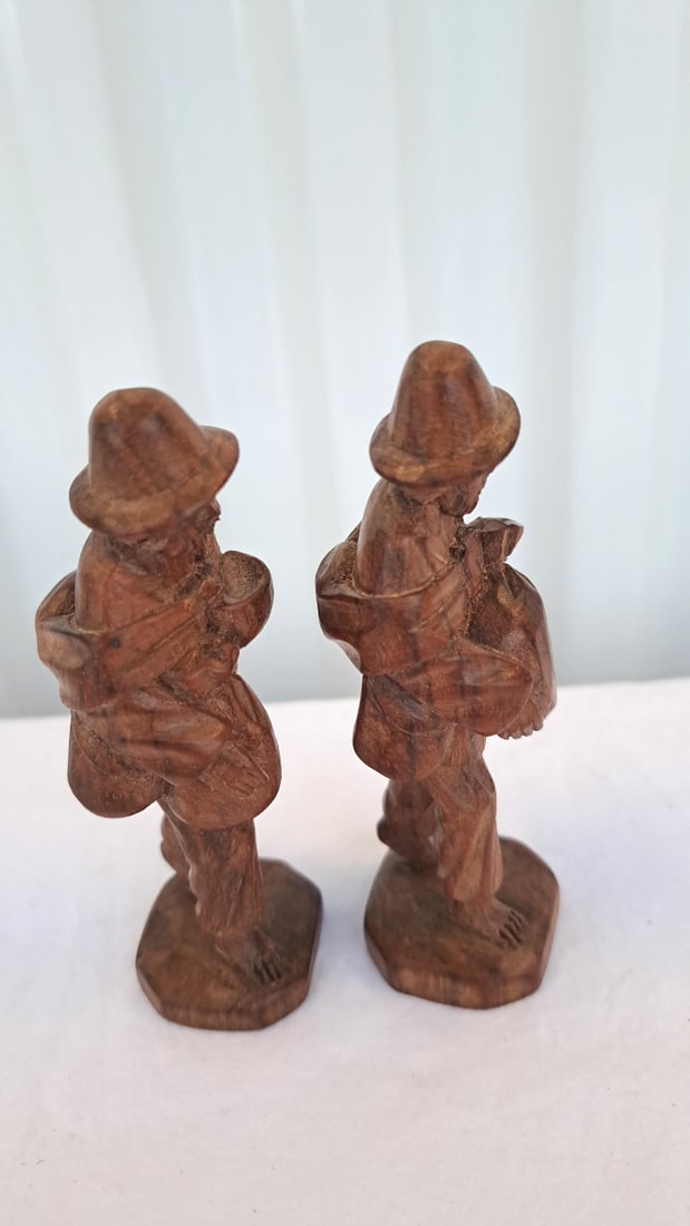 Pair Of Carved Wood Peasant Figurines - 3