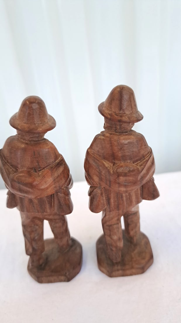 Pair Of Carved Wood Peasant Figurines - 4